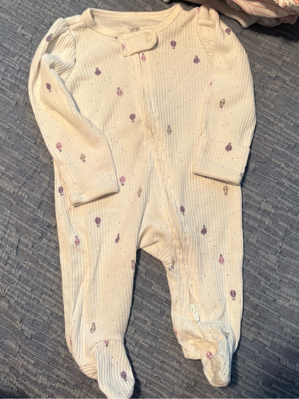 Carter’s newborn sleeper bundle - Picture 3 of 3